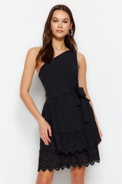 Modele de Rochii Negre Scurte si Lungi Online Modele de Rochii Negre Scurte si Lungi Online