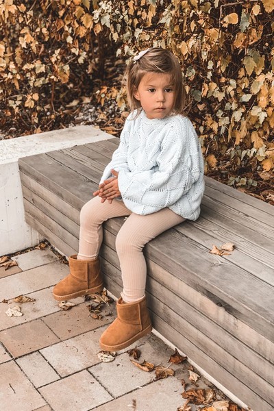 Modele Noi Online: Cizme UGG de Iarna pentru Fete