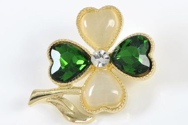 Brosa martisor trifoi auriu bicolor