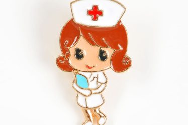 Brosa martisor asistenta medicala