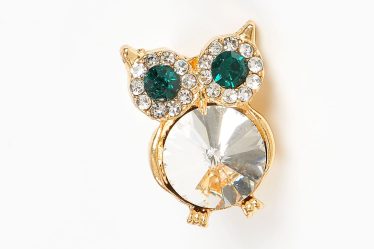 Brosa martisor bufnita cu pietre albe