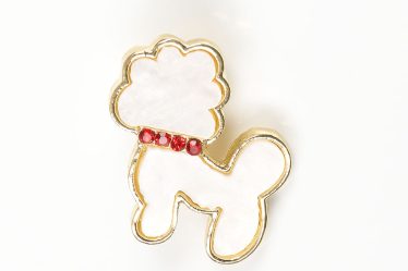 Brosa martisor catelus alb