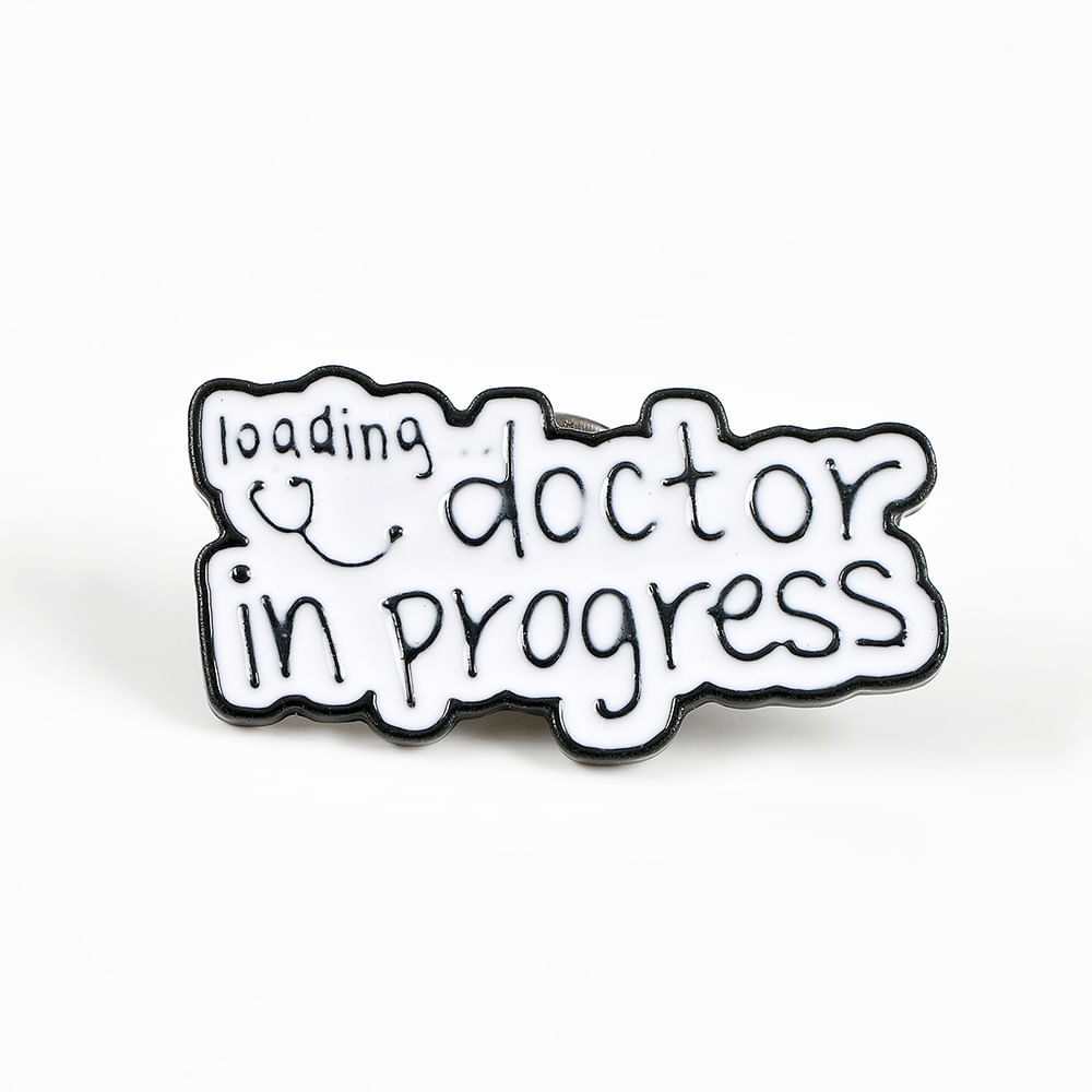 Brosa martisor cu mesaj Doctor  in progress
