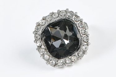 Brosa martisor cu piatra neagra