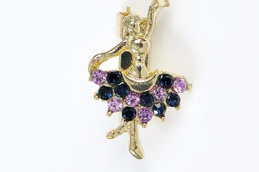 Brosa martisor dansatoare