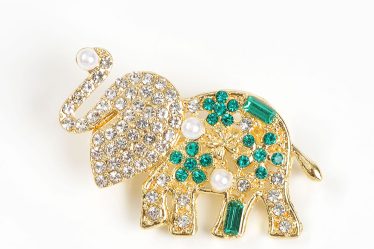 Brosa martisor elefant auriu cu pietre