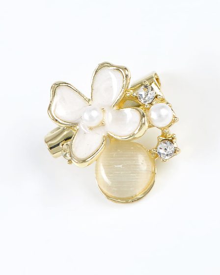 Brosa martisor floare alba cu perle 42675 1