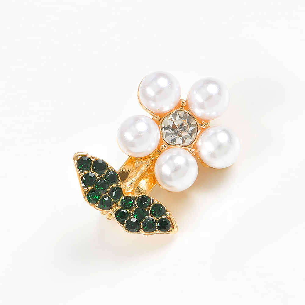 Brosa martisor floare alba cu petale verzi