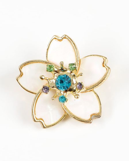 Brosa martisor floare alba cu pietre bleu