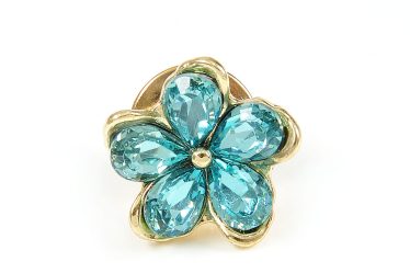 Brosa martisor floare aurie cu petale bleu