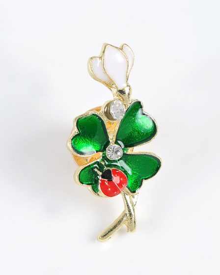 Brosa martisor floare cu buburuza