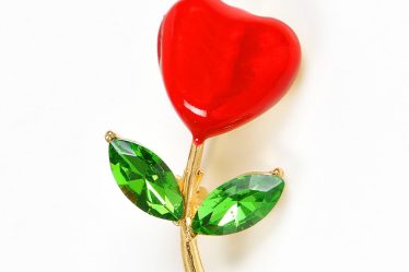 Brosa martisor floare cu inima