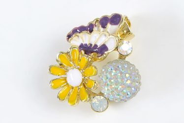 Brosa martisor floare galbena