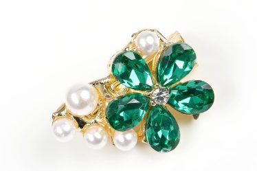 Brosa martisor floare verde cu perle