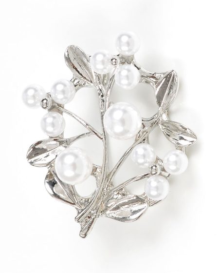 Brosa martisor flori cu perle albe acrilice