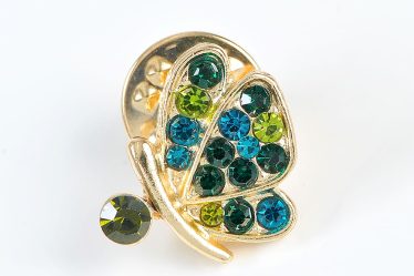 Brosa martisor fluturas auriu cu pietre verzi