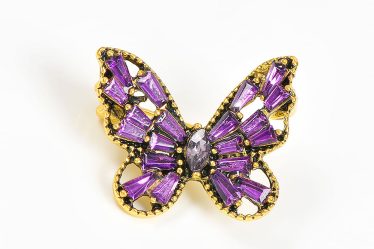 Brosa martisor fluture auriu cu aripi mov