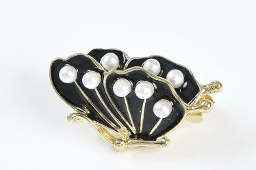 Brosa martisor fluture negru cu perle