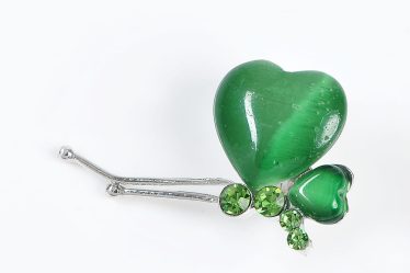 Brosa martisor fluture verde cu aripi inima