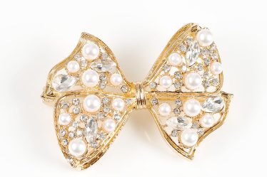 Brosa martisor funda aurie cu perle