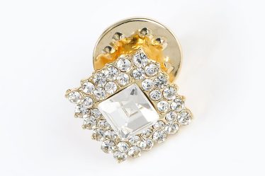 Brosa martisor patrata cu pietre acrilice