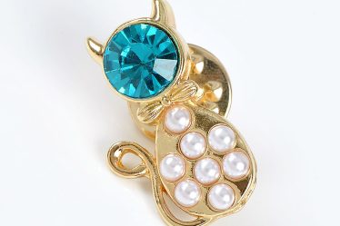 Brosa martisor pisica aurie cu perle