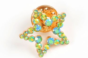 Brosa martisor stea aurie cu pietre multicolore