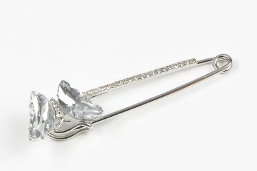 Brosa martisor tip ac de siguranta cu fluture