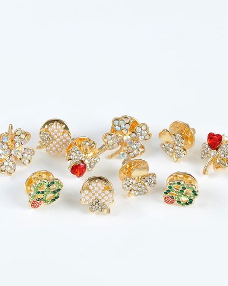 Set 10 brose martisor cu trifoi