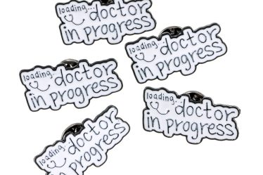 Set 5 brose martisor Doctor in progress