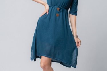 Rochie albastra din jerse cu floricele din piele pe cordon