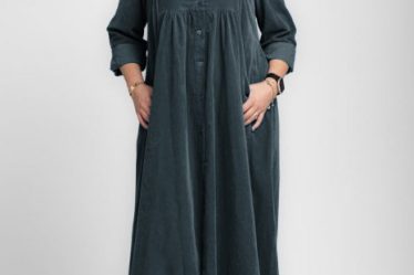 Rochie camasa gri din catifea reiata