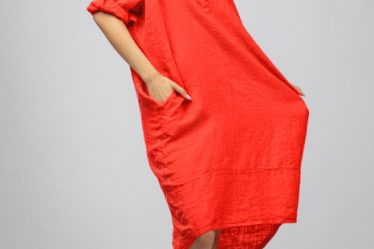 Rochie corai din in Stella Milani cu inel metalic pe spate
