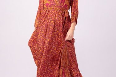 Rochie cu bust petrecut