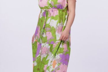 Rochie cu bust petrecut si imprimeu floral pe fond verde
