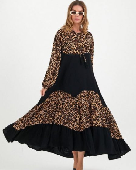 Rochie cu imprimeu animal print si volane