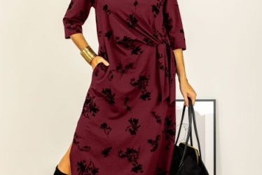 Rochie cu nod intr-o parte imprimata cu flori embosate si catifelate