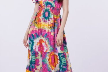 Rochie cu talia evidentiata si bust petrecut