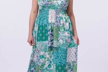 Rochie cu talia evidentiata si bust petrecut