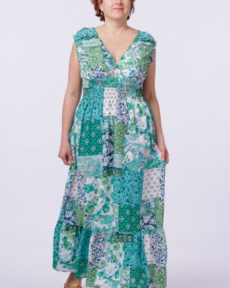 Rochie cu talia evidentiata si bust petrecut