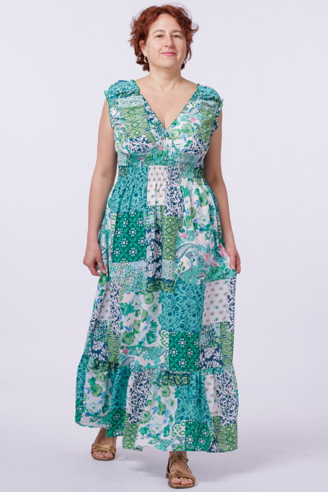 Rochie cu talia evidentiata si bust petrecut