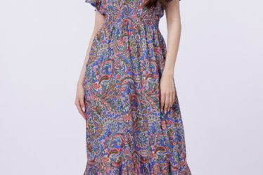 Rochie cu talia evidentiata si bust petrecut