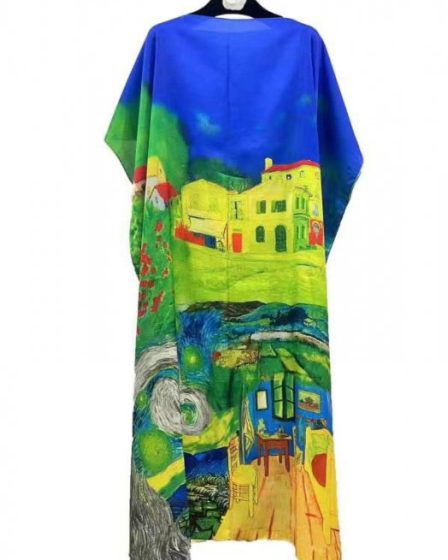Rochie de plaja lunga tip poncho din matase cu casute pe fond albastru si verde