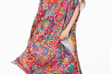 Rochie de plaja lunga tip poncho din matase cu imprimeu cercuri multicolore