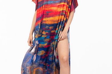 Rochie de plaja lunga tip poncho din matase cu imprimeu dupa pictura celebra
