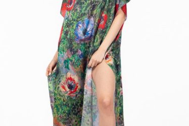 Rochie de plaja lunga tip poncho din matase cu imprimeu impresionist