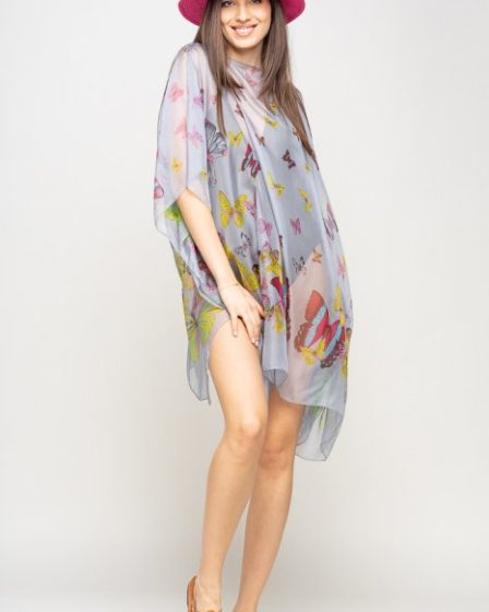 Rochie de plaja tip poncho cu fluturi pe fond gri deschis