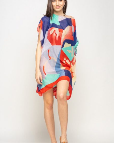 Rochie de plaja tip poncho cu model abstract in nuante de rosu