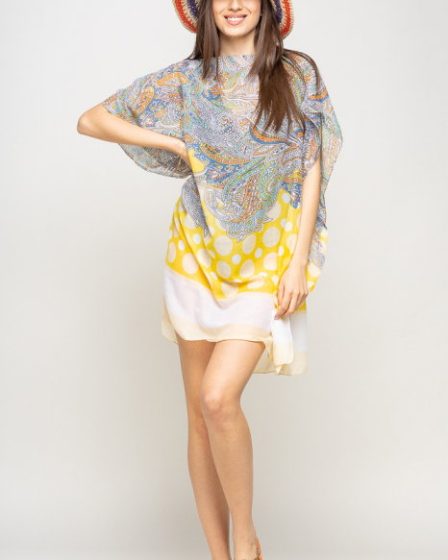 Rochie de plaja tip poncho cu motive florale si buline galbene