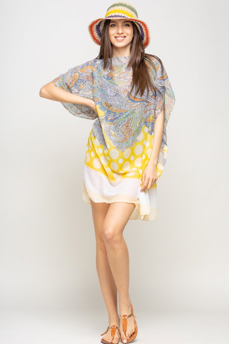 Rochie de plaja tip poncho cu motive florale si buline galbene
